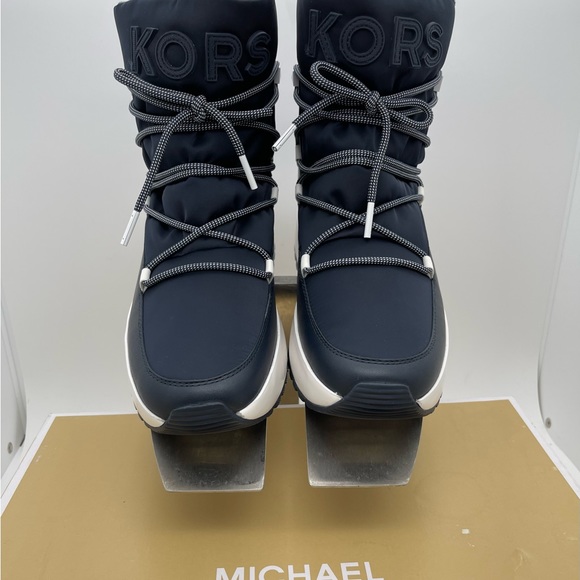 MICHAEL KORS Cassia Leather & Nylon Snow Boot Bootie, Admiral Blue size 10 - Picture 7 of 10